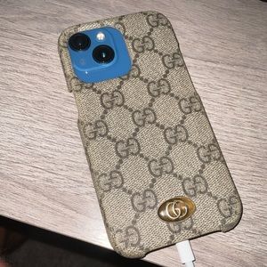 iPhone 13 authentic Gucci case. Kinda new,serial number inside